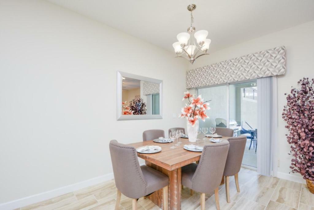 Pleasant House In Storey Lake Near Disney Kissimmee Exterior foto